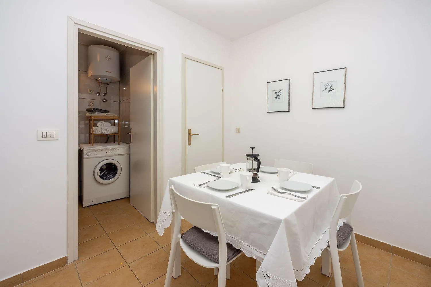 Cozy Apartment Nur 350 Meter Zum Sandstrand Mit Privater Terrasse Und Mediterranem Garten Crikvenica 0*,  Croatia